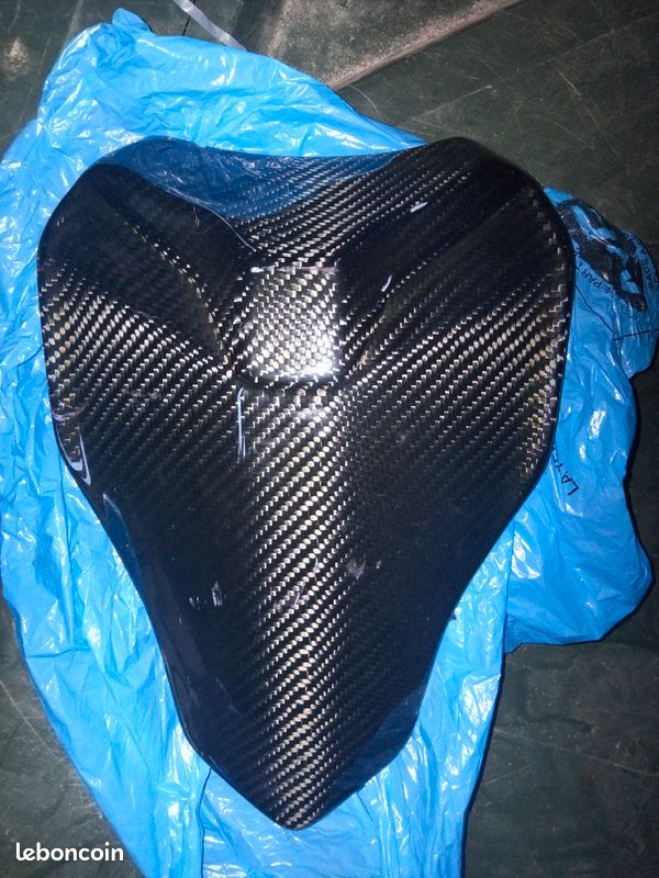 Capot de selle carbone Suzuki GSXR (image 1)