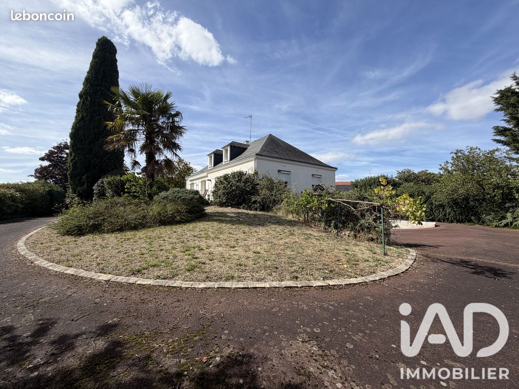 Maison 6 pièces 164 m² · à Irais · 164 m² · 164 000 €