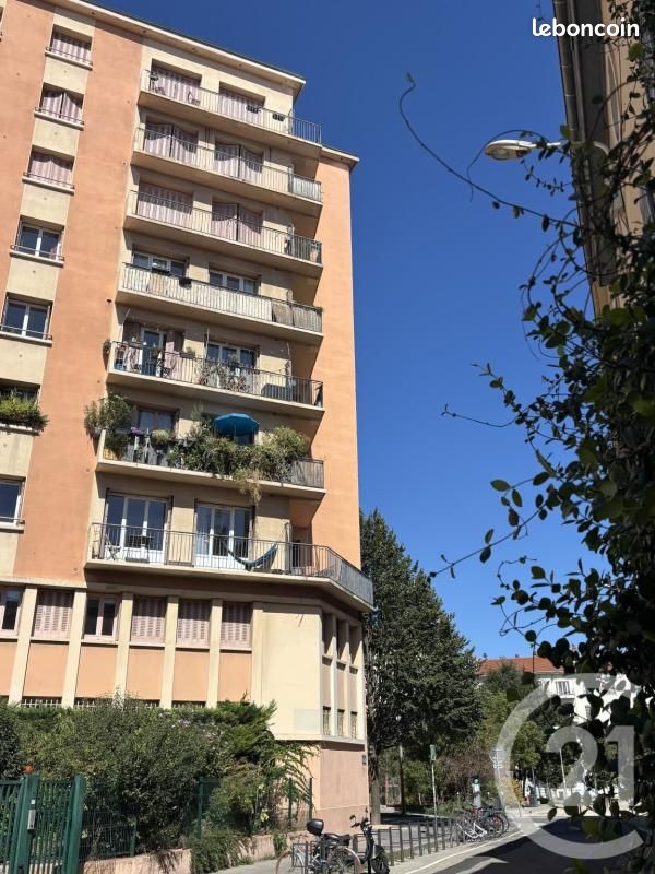 Parking 16 m² · à Lyon · 16 m² · 120 €/mois