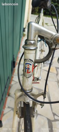 Vélo de ville vintage RAYMOND POULIDOR Vélo à restaurer – vendu en l'état Prix : 60 - Vélos