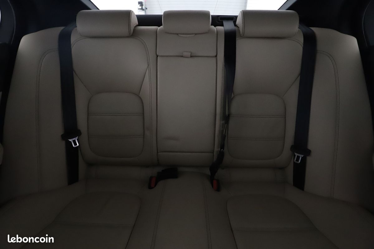 Jaguar XE 2.0d Prestige Auto 180 ch (image 9)