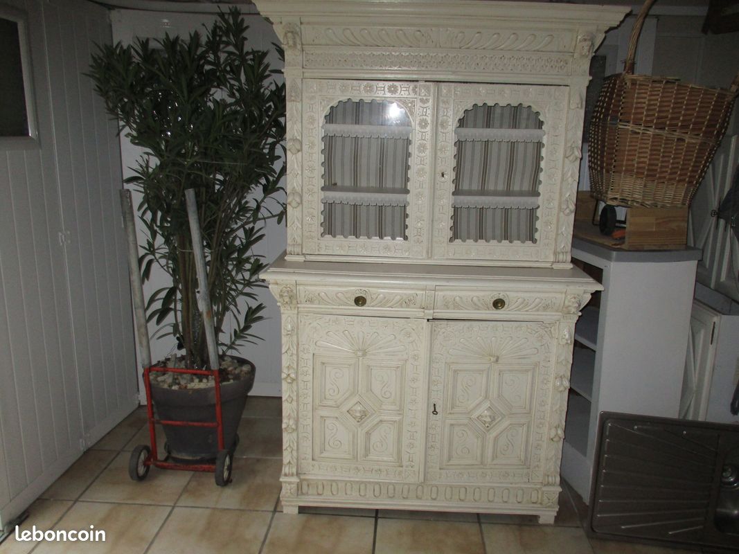 Buffet deux corps sculpté (image 1)