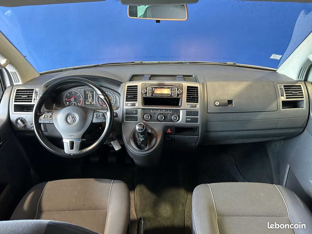 VOLKSWAGEN Multivan 2.0 D 140ch Confortline - 2014 - 165 000 km - Toit relevable - GARANTIE 6 MOIS (image 13)