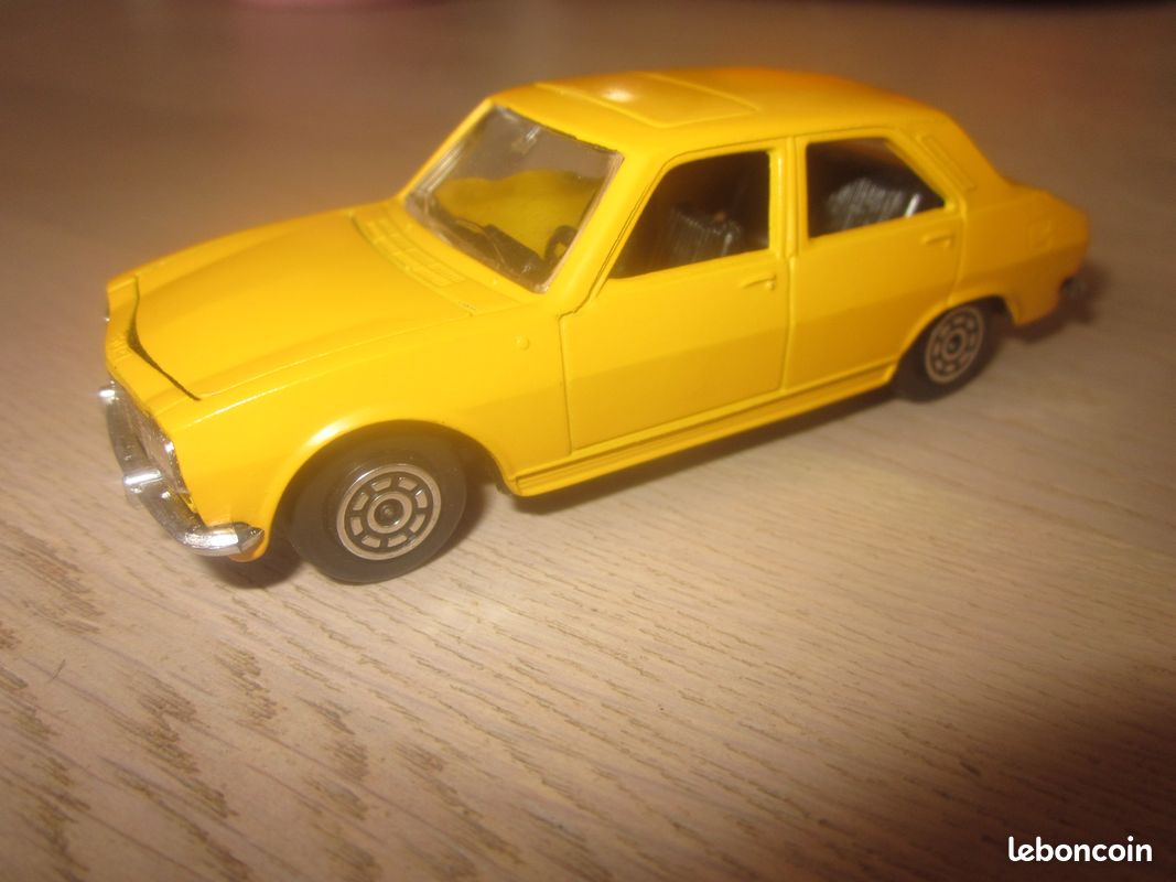 ANCIEN JOUET JET-CAR de Norev Peugeot 305 numéro 879 -no dinky toys jep