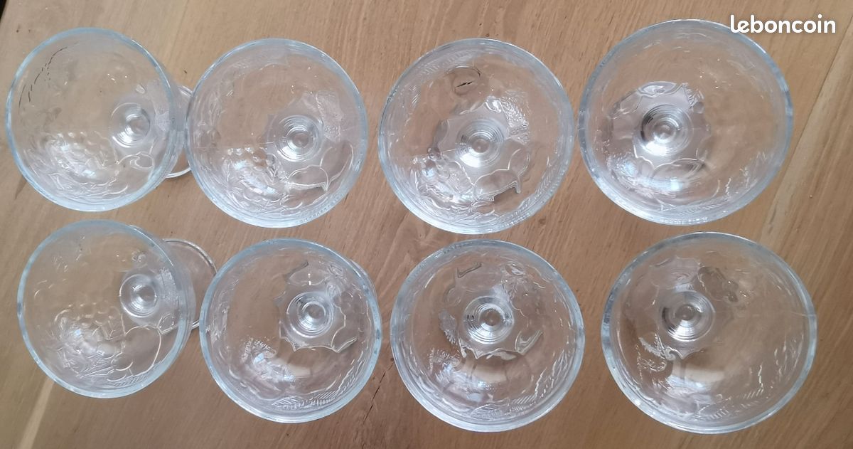 Lot 8 coupes à glace en verre
France
Parfait état (image 2)