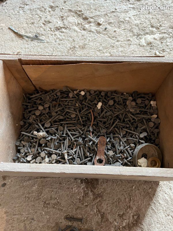 Clous zinc (image 1)