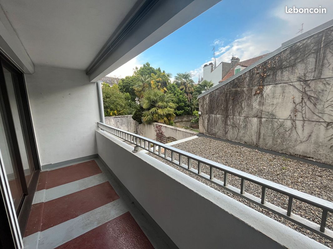 Appartement 3 pièces 93 m² · à Pau · 93 m² · 879 €/mois