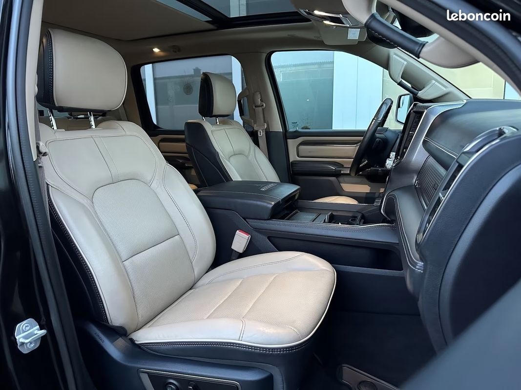 Dodge RAM 1500 Limited 5.7 HEMI eTorque 401 ch 4x4 – Pano – Harman Kardon – 360° – E-Step (image 23)