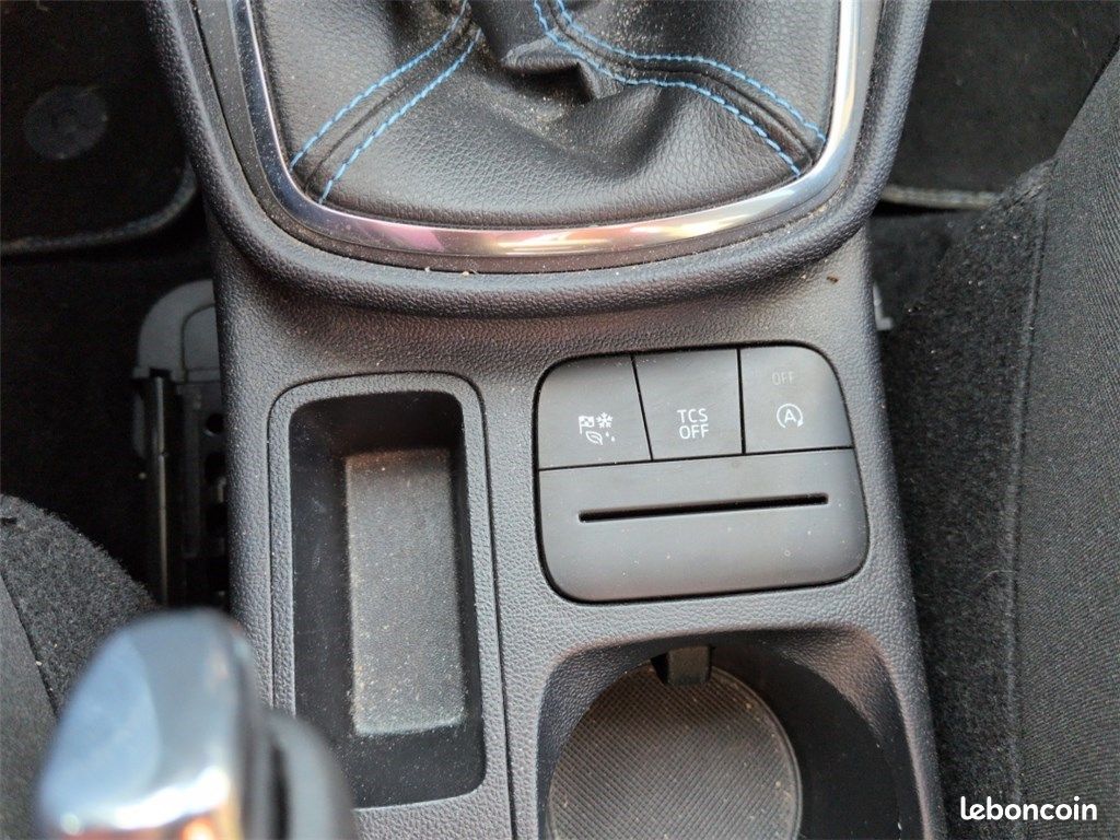 Ford Fiesta VII ACTIVE 1.0 FLEXIFUEL 95 CH S&S BVM6 X Active X (image 27)