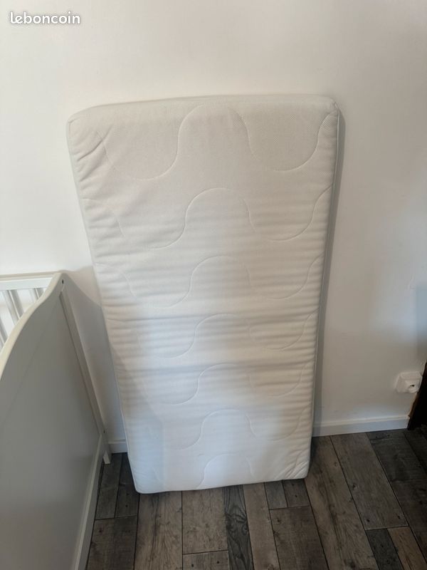 Lit bébé à barreaux + matelas (image 4)