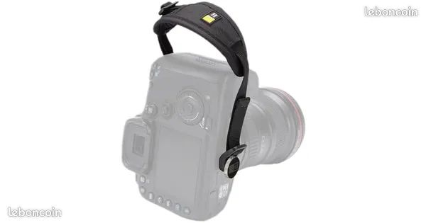 PENTAX K-1 NU avec poignée Grip D-BG6 et plein d'accessoires d'origine (image 18)