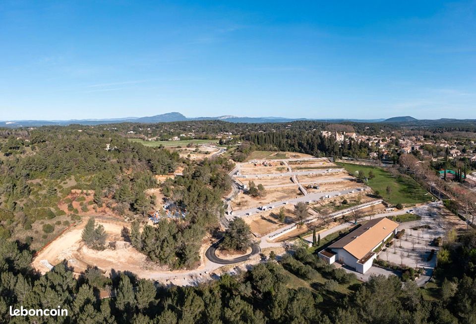 Terrain 800 m² · à Assas · 369 000 €