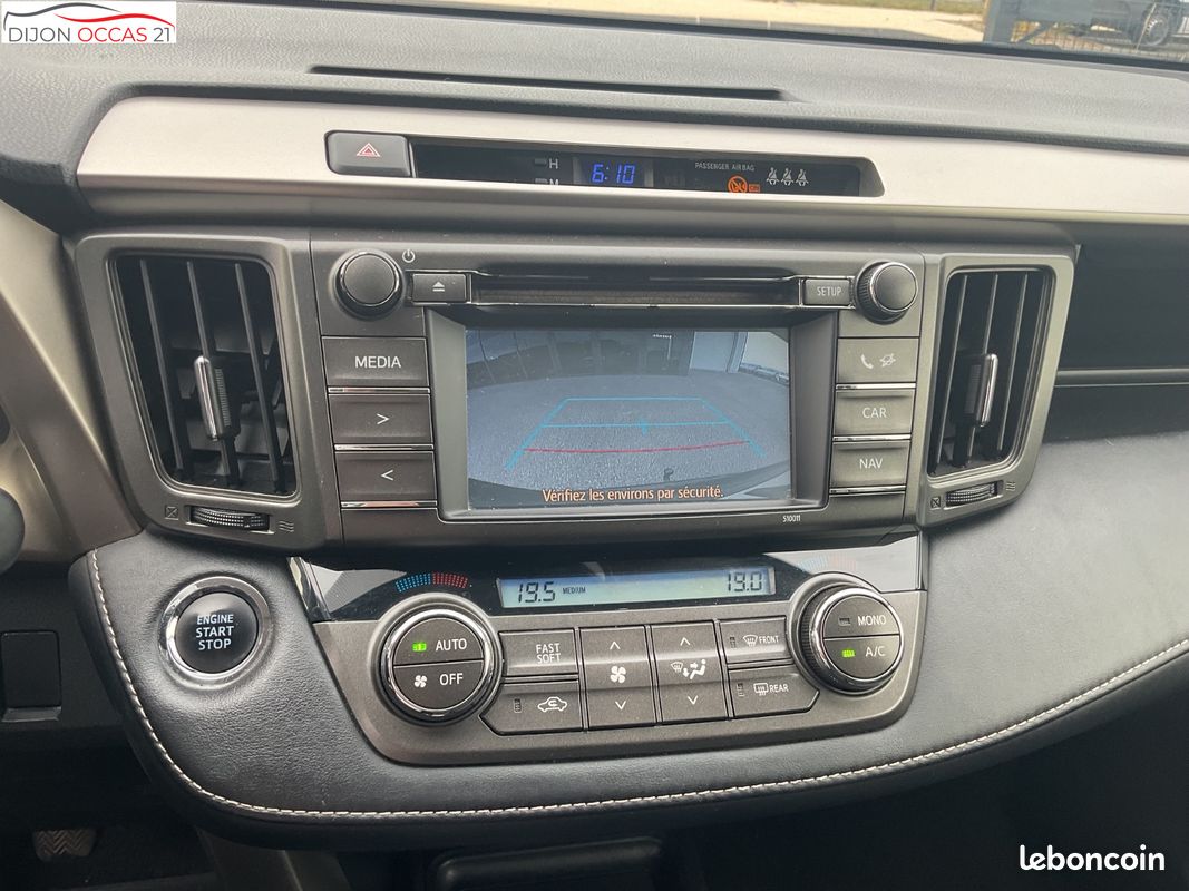 TOYOTA RAV4 124 D-4D 2WD Lounge (image 20)