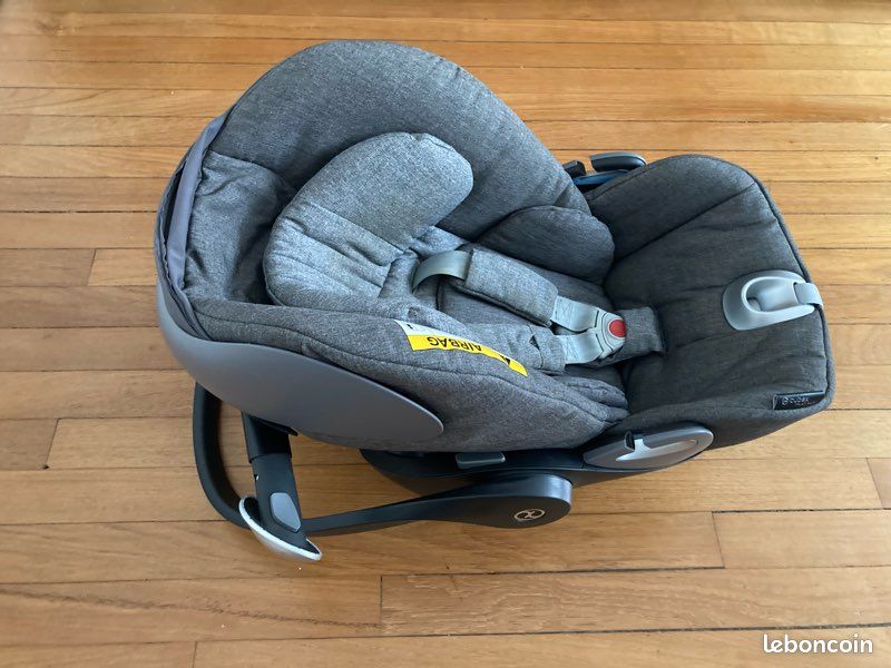 Siège auto cosy CYBEX Cloud Q Plus Platinum Manhattan Grey gris