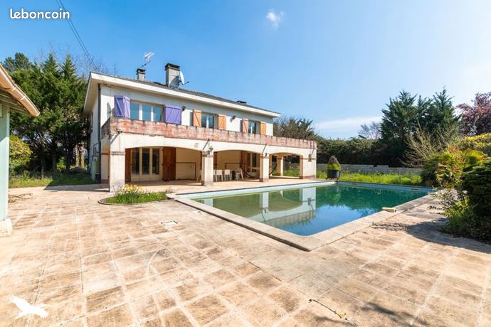 Maison 8 pièces 213 m²
