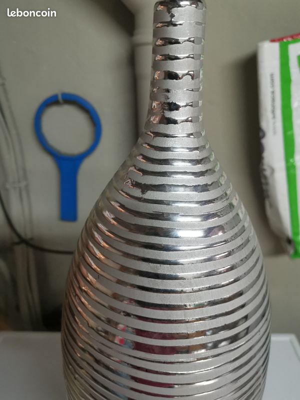 Vase decoratif argente (image 3)
