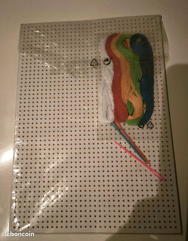 Kit créatif carton à broder Folia (image 2)