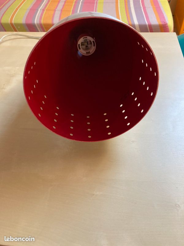 Suspension métal argent intérieur rouge (image 2)