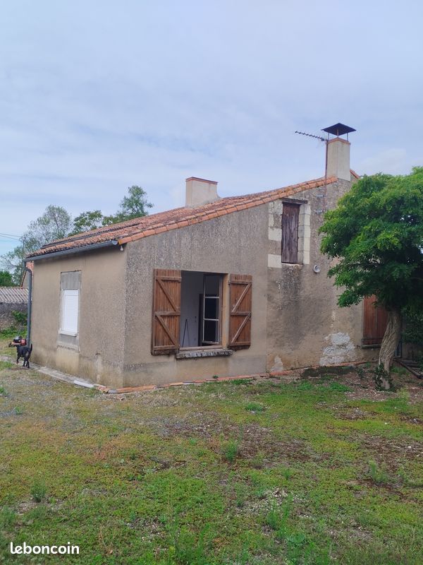 Maison 3 pièces 165 m² · à Arçay · 165 m² · 62 000 €
