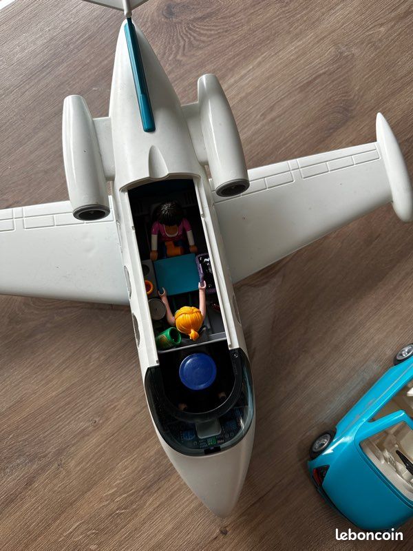 Playmobil 9504 - Jet et voiture (image 2)