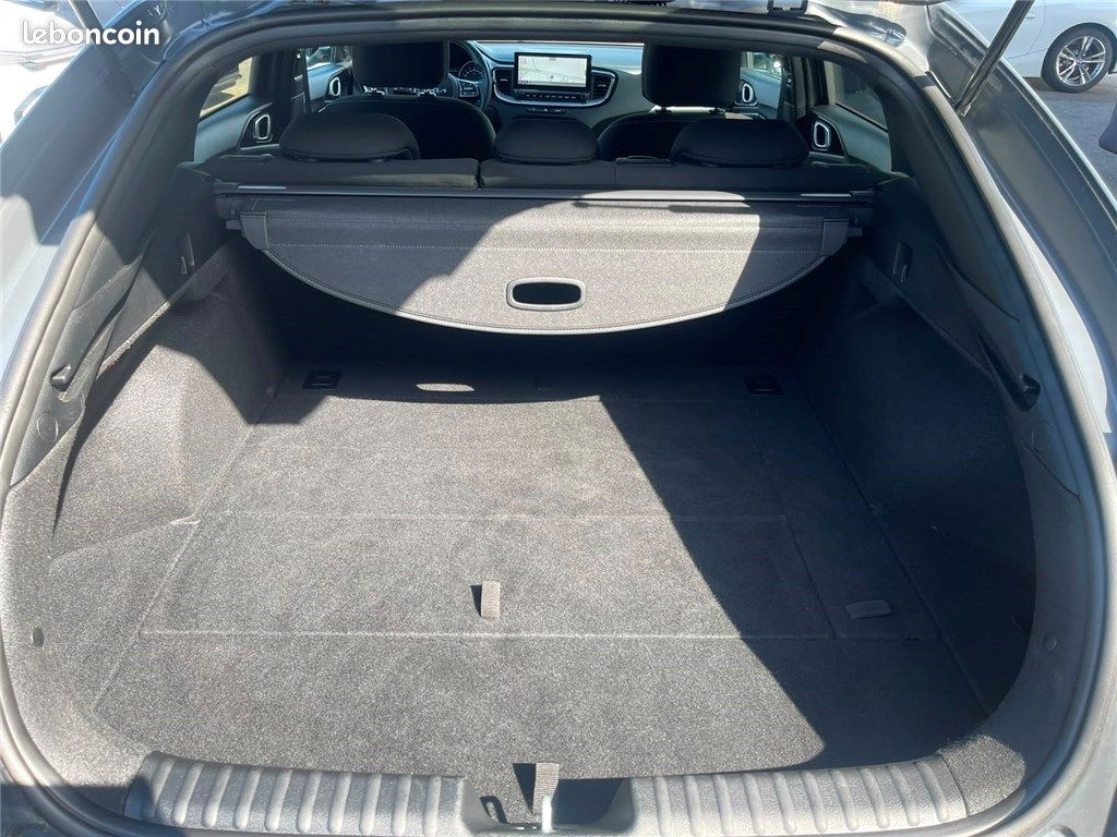 Kia Pro_cee'd PROCEED III 1.5 T-GDI 140 CH DCT7 GT-line (image 16)