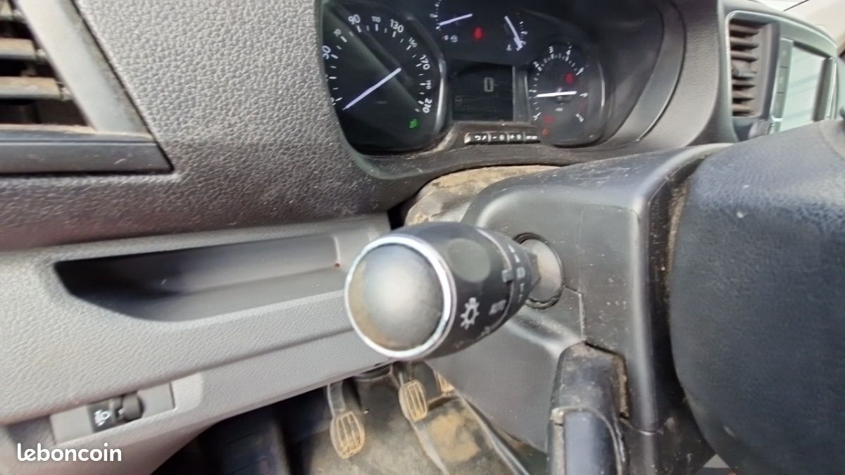Citroën Jumpy FOURGON m bluehdi 120 ss bvm6 driver (image 15)