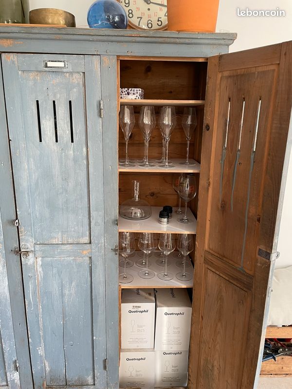 Vestiaire ancien en bois (image 12)