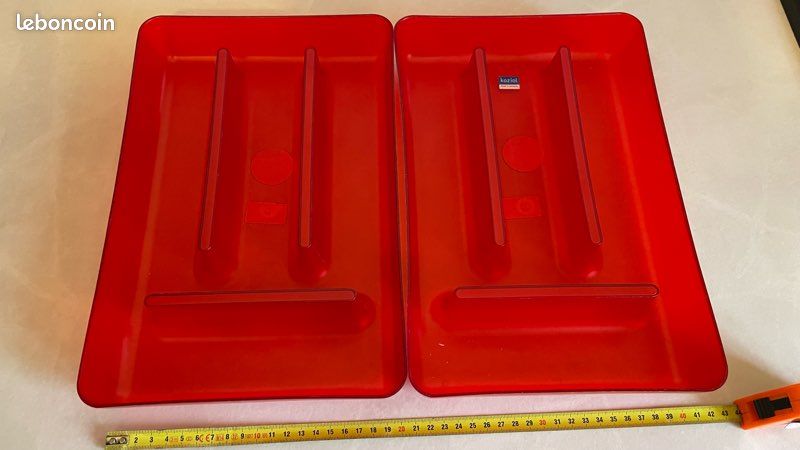 Range-couvert rouge (image 1)