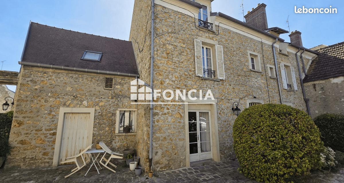 Maison 326 m² · à Jouars-Pontchartrain · 326 m² · 950 000 €