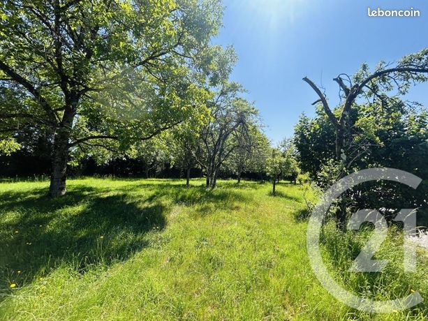 Terrain 1 860 m² Eyjeaux