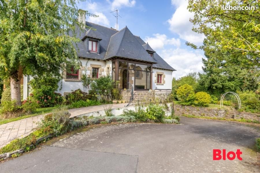 Maison 7 pièces 254 m² · à Fougères · 254 m² · 549 000 €