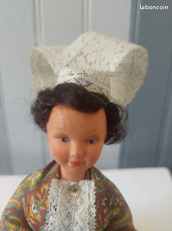 Belle poupee folklorique bretonne en celluloid petitcollin - Collection