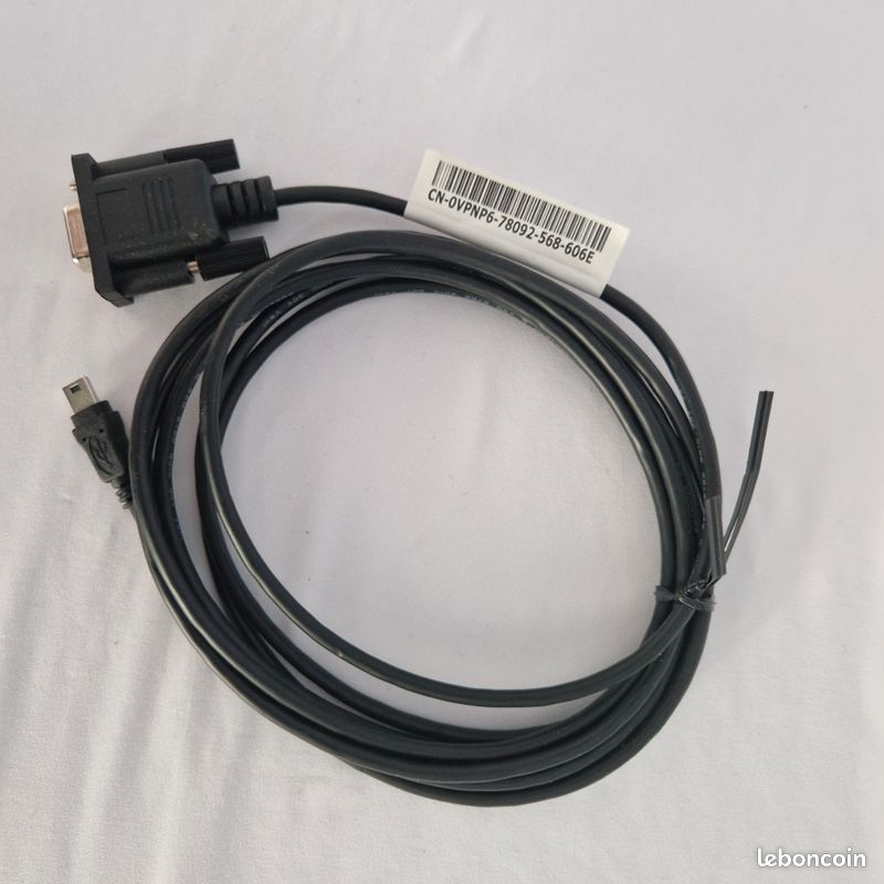 Câble console série mini-USB vers DB9 (RS232) – Dell (réf CN-0VPNP6) (image 1)