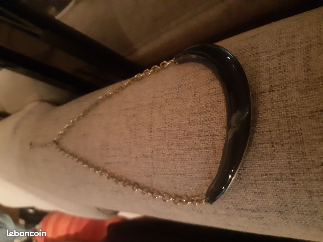 Collier chaine avec lune bleue nuit au milieu balance boosté (image 5)