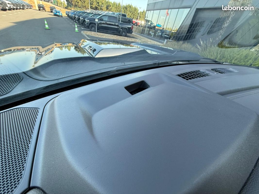 Chevrolet silverado lt trailboss v8 6.2l (image 24)
