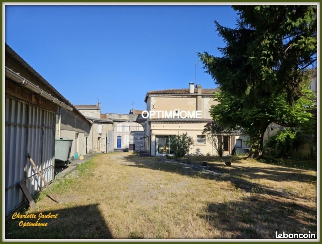 Maison 6 pièces 153 m² · à Barbezieux-Saint-Hilaire · 153 m² · 139 000 €