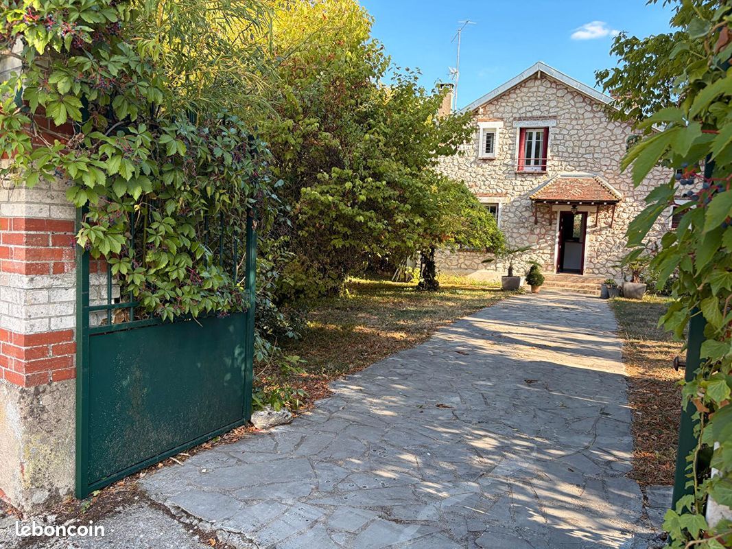 Maison 5 pièces 110 m² · à Moret-Loing-Et-Orvanne · 110 m² · 495 000 €