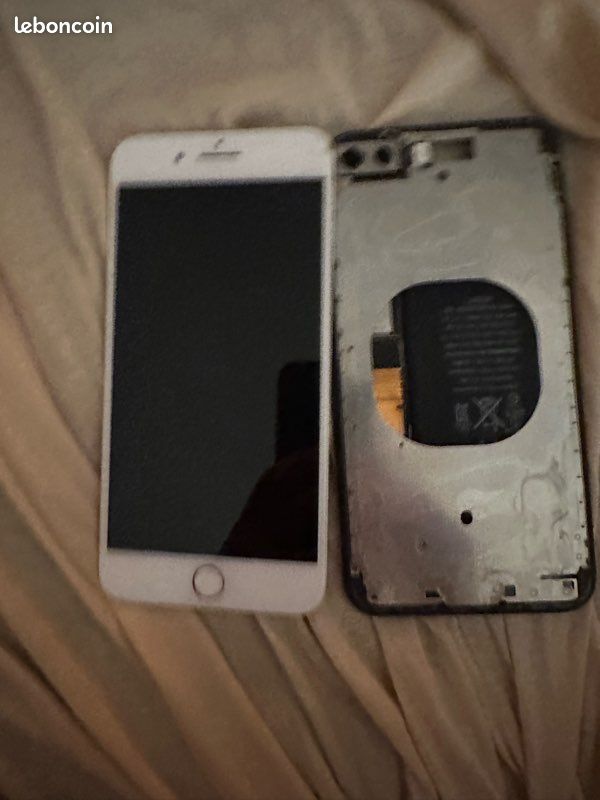 IPhone inutilisable (pour pièces) (image 2)