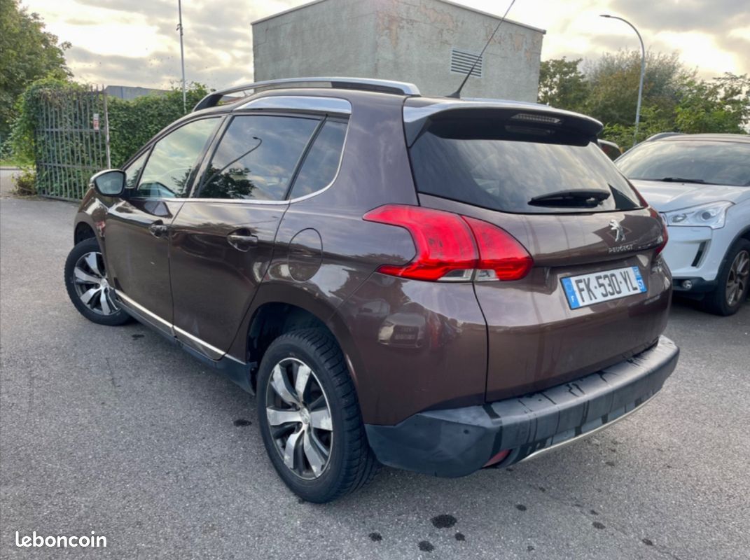 Peugeot 2008 1.6 e-HDI 115 ALLURE * GPS CUIR TOIT PANO (image 5)