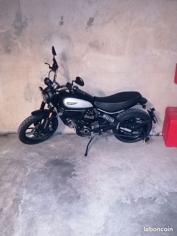 Ducati Scrambler Icon Dark A2