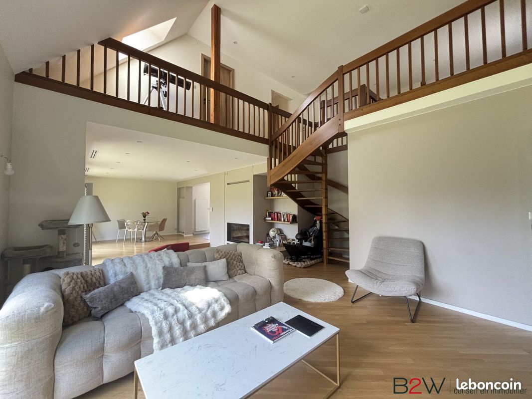 Maison 6 pièces 205 m² (image 2)