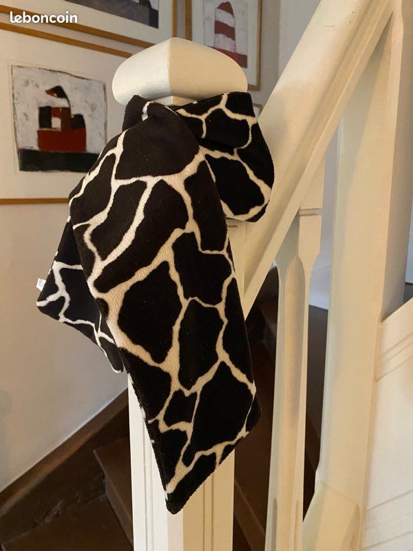 Écharpe velours ras motif vache Promod (image 2)