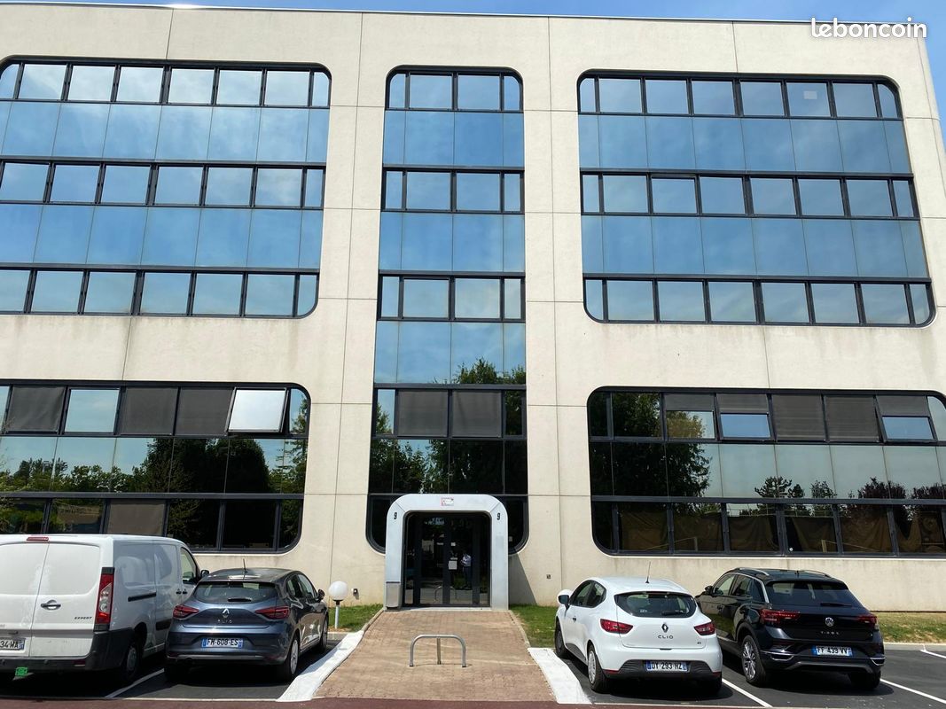 Local commercial 5 pièces 235 m² · à Villebon-sur-Yvette · 235 m² · 2 200 €/mois