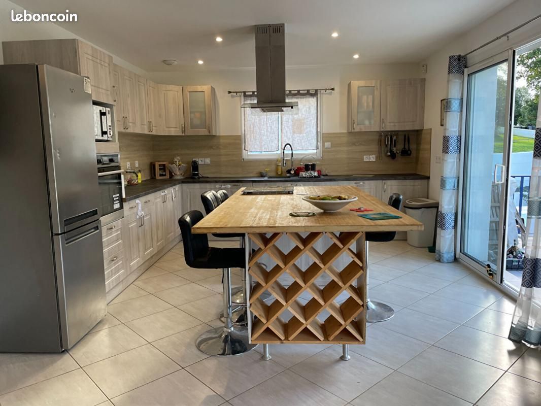 Maison 9 pièces 167 m² - Urcuit 64990 (image principale 7)