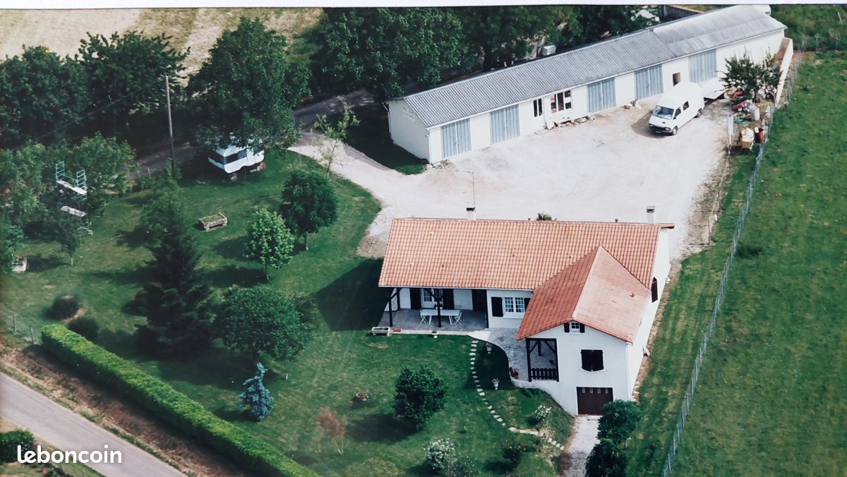 Maison 7 pièces 174 m² · à Ruffec · 174 m² · 230 000 €
