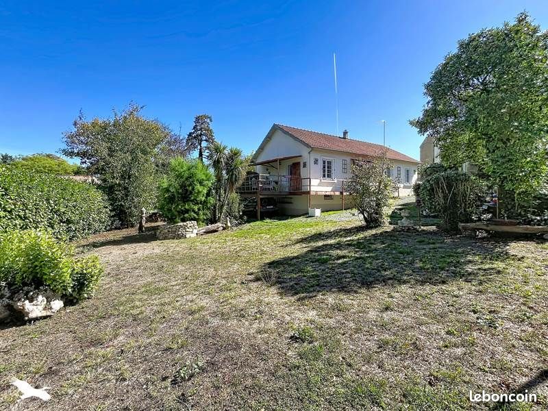Maison 6 pièces 103 m² · à Longèves · 103 m² · 178 000 €