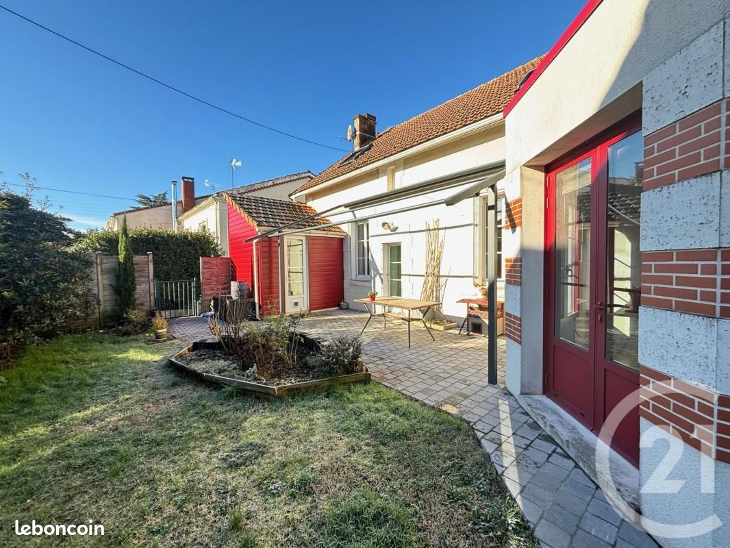 Maison 5 pièces 143 m² - Gond-Pontouvre 16160 (image principale 0)