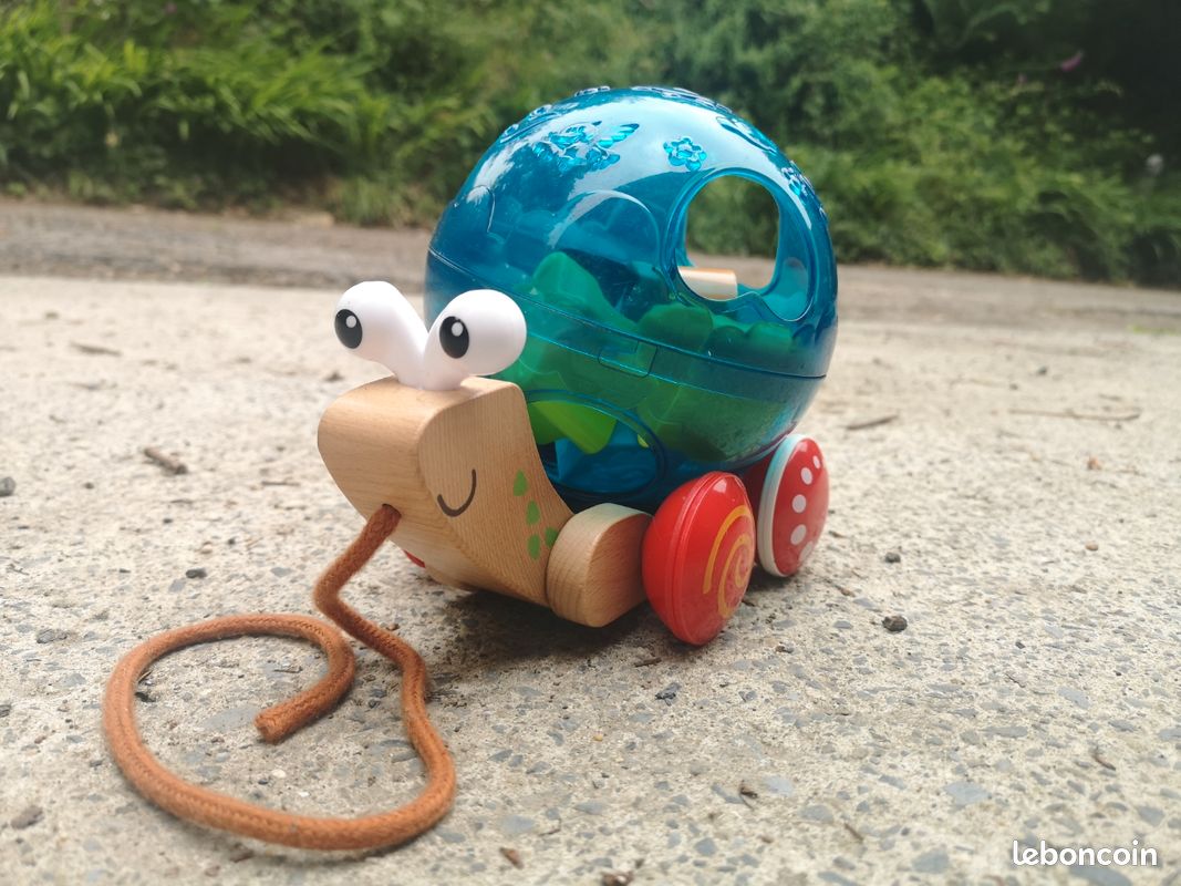 Jouet en bois à tirer avec ficelle, boule forme à encastrer, Escargot (image 1)