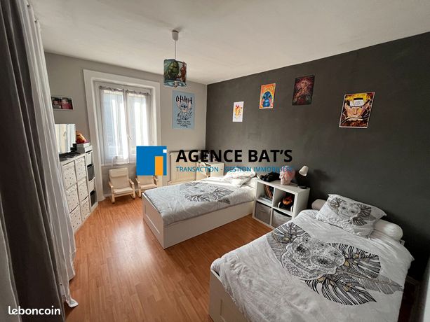 https://img.leboncoin.fr/api/v1/lbcpb1/images/26/df/0f/26df0fcad8700561182f24fac9d96cb407db550a.jpg?rule=ad-image