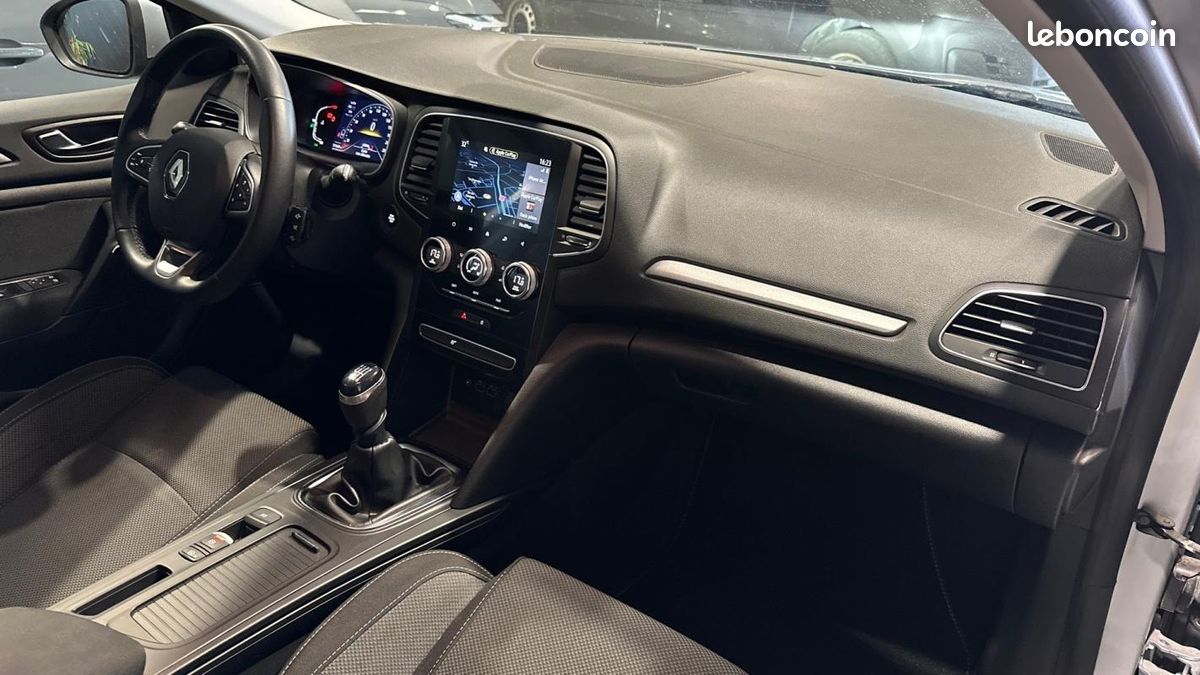 Renault Mégane IV Berline dCi 115 Evolution Car Play (image 14)